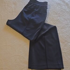 Luluemon Black Pants size 8 Nwot.